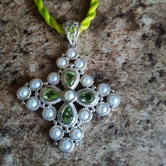 Ross Simmons Peridot necklace. - Picture 2 of 6